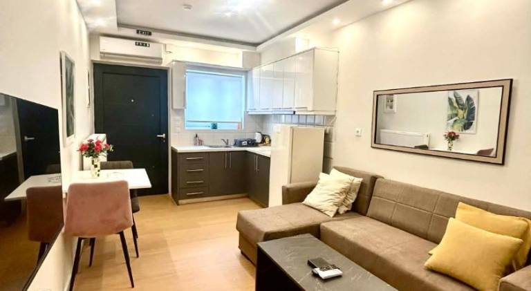 Apartment with patio & garden in Chania
