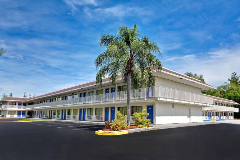 Motel 6 Dania Beach, FL in Dania Beach, FL