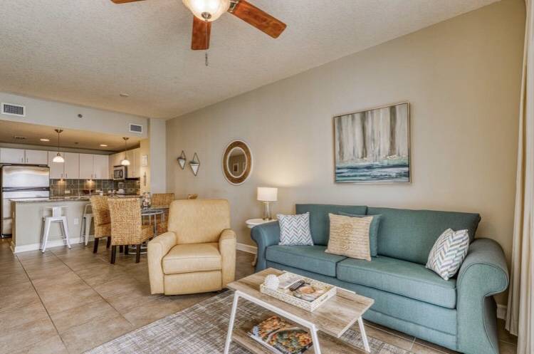 Condo with barbeque, jacuzzi & pool | Water view — photo 4