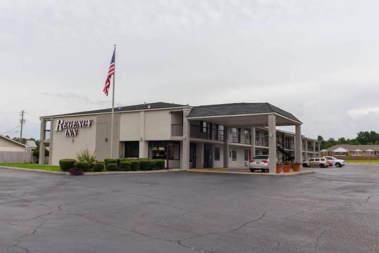 Regency Inn — photo 5