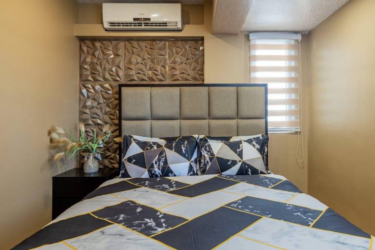 Apartment with pool & garden in Taguig