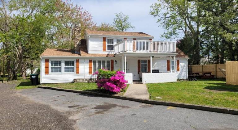 Fully equipped house with terrace | Close to the beach | Perfect for remote work | Pets are welcome in Plymouth, MA