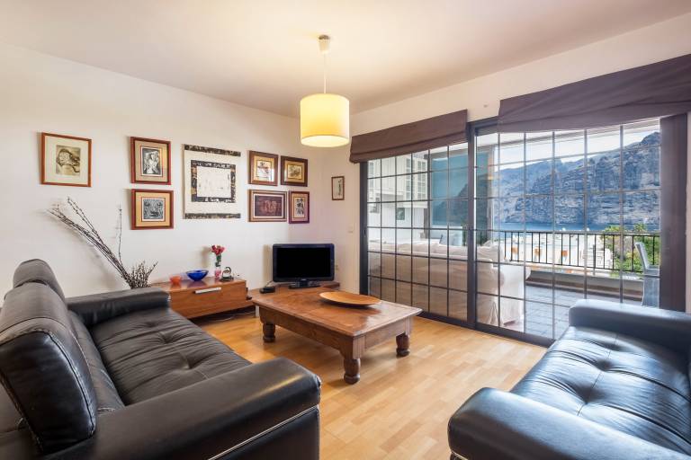 Apartment “Casa Tatiana” in Los Gigantes with Sea View, Terrace & Wi-Fi — photo 4
