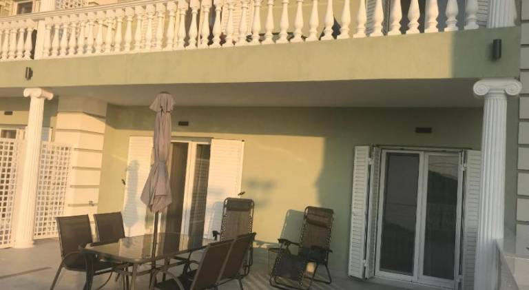 Beautiful serviced apartment with barbeque & patio | Beach nearby | Dogs allowed — photo 3