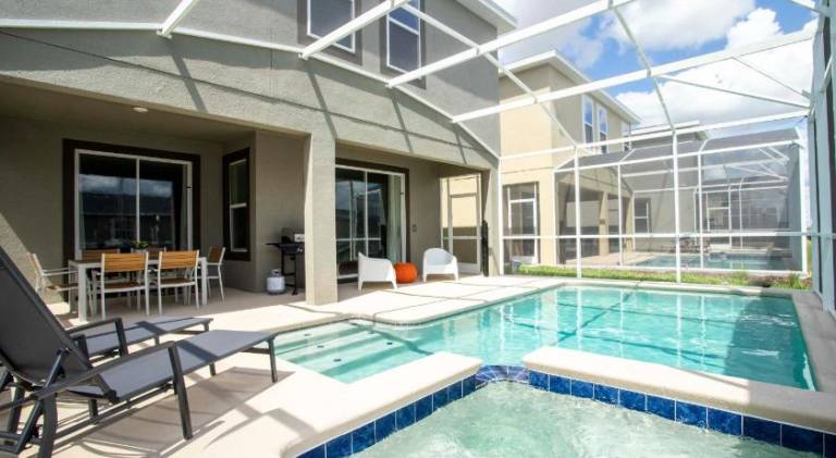 Spacious house with pool | Pets are welcome — photo 4