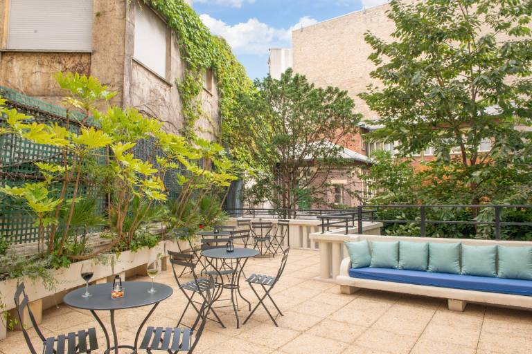 Children-friendly nice serviced apartment with terrace | Near Arc de Triomphe | Dogs allowed — photo 3