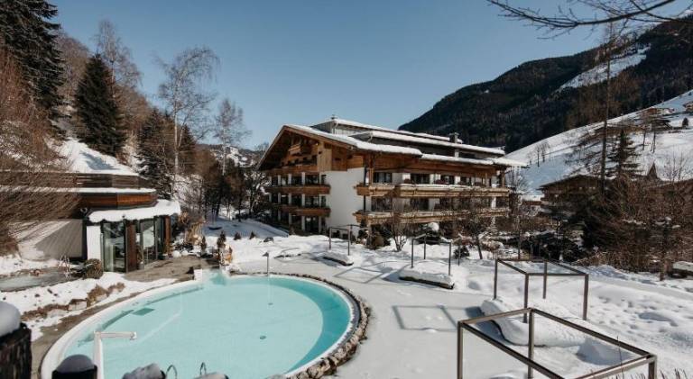 Familien- & Gartenhotel Theresia 4-Sterne Superior in Saalbach-Hinterglemm