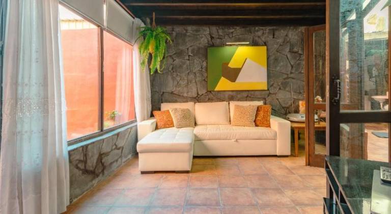 Vacation home with patio | Dogs allowed — photo 3