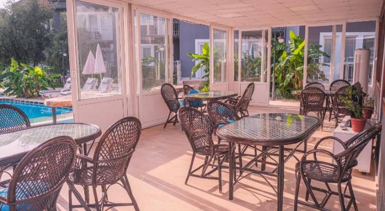 Holiday apartment with garden & pool — photo 4