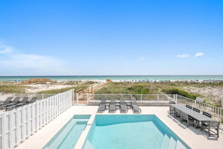 Family-friendly big vacation home with private pool, yard & hot tub | Garden view | Next to the beach | Pets allowed — photo 4