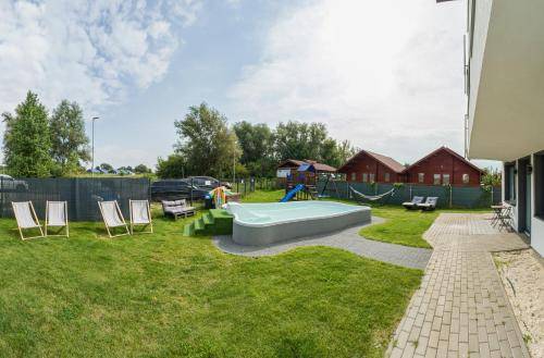 Holiday apartment with terrace, private pool & yard — photo 5