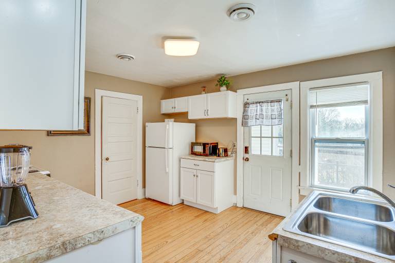 2 Mi to Dtwn: Studio Suite in Sheboygan — photo 2