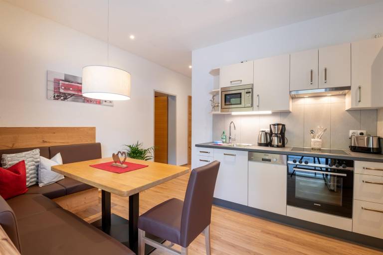 Children-friendly ample rental apartment with patio & pool | Pets are welcome — photo 5