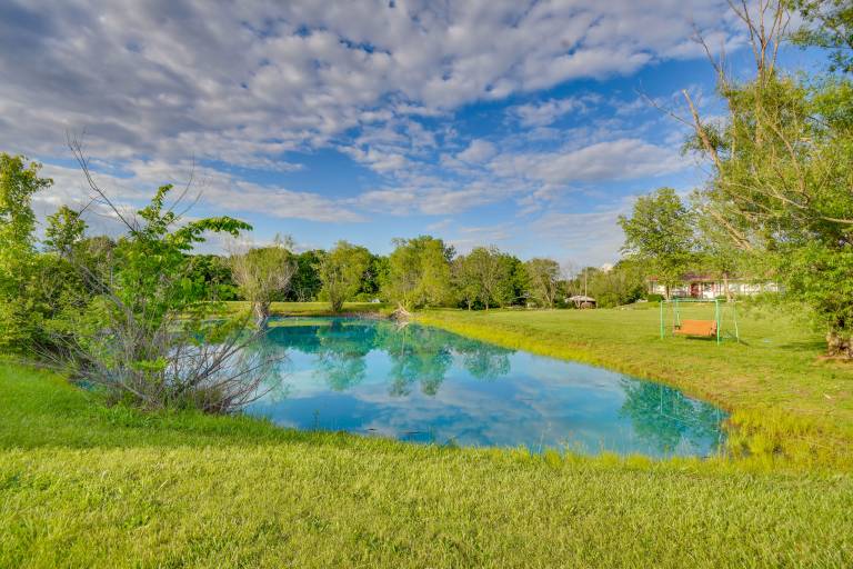 Pool & Fishing Access Apt Near Mark Twain Lake