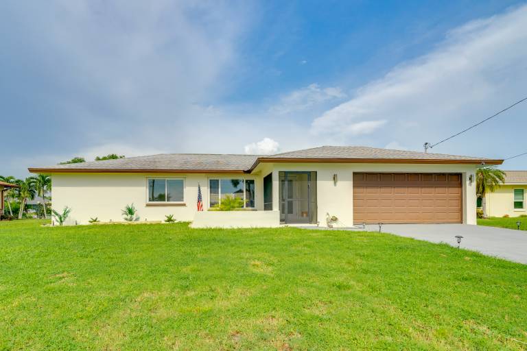 Swim, Golf & Explore: Pet-Friendly Cape Coral Home — photo 3