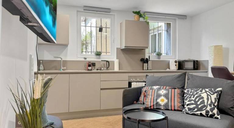 Holiday apartment with terrace & grill in Stuttgart