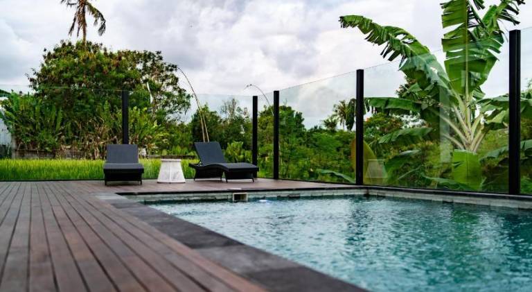 Villa with pool — photo 3