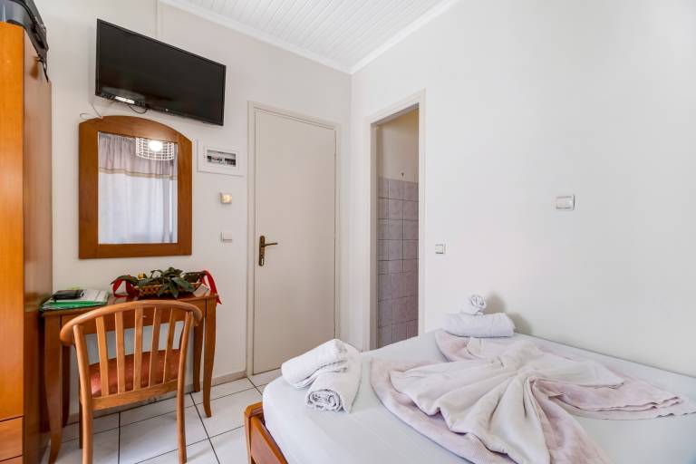 Nikiana Club Studio 10 with Mountain View, Shared Pool & Wi-Fi — photo 4