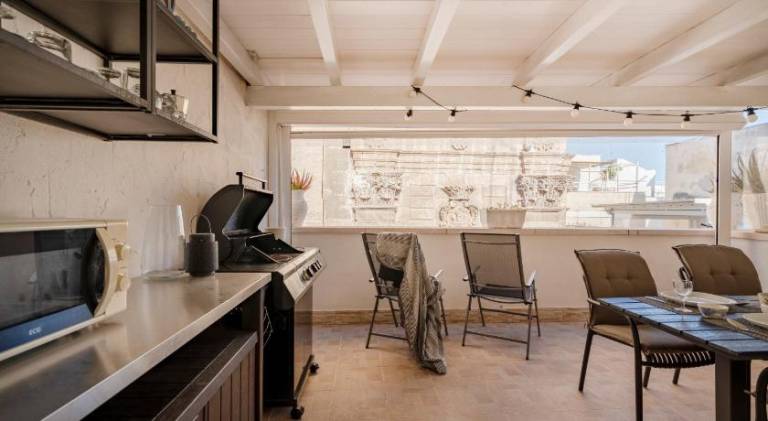 Holiday apartment with patio & barbeque — photo 4