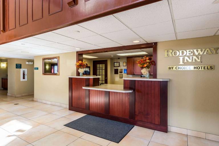 Rodeway Inn — photo 4