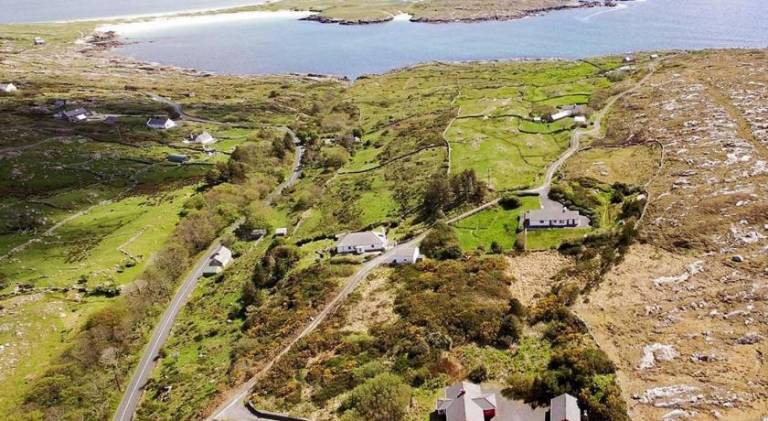 House with 3 rooms for 6 persons in Galway