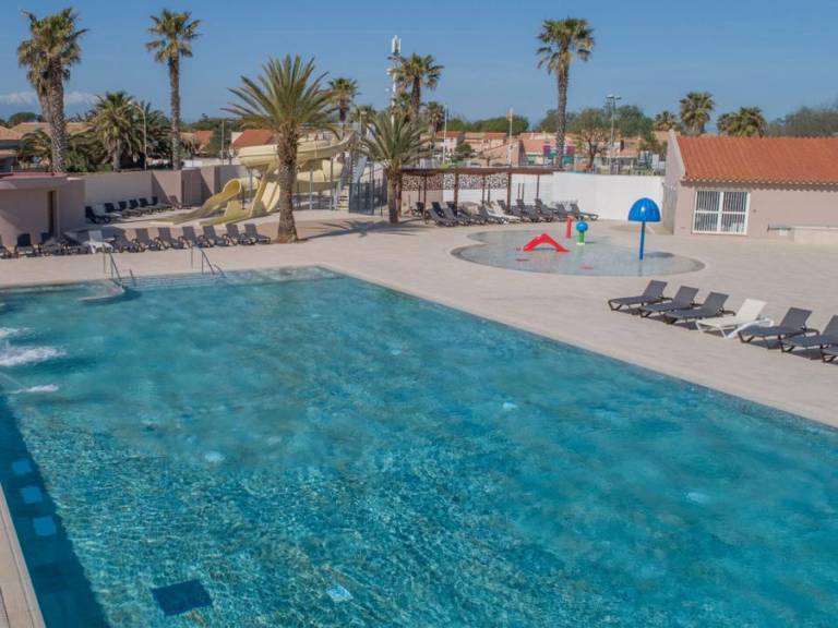 Children-friendly beautiful mobile home with terrace & heated pool | Beach nearby | Pet-friendly — photo 2