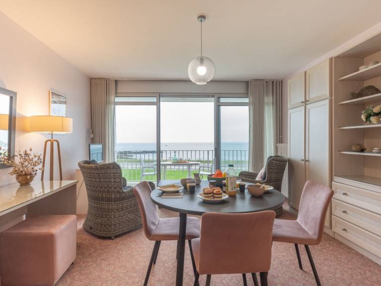 Charming rental apartment with yard | Sea view | Close to the beach | Pet-friendly — photo 3