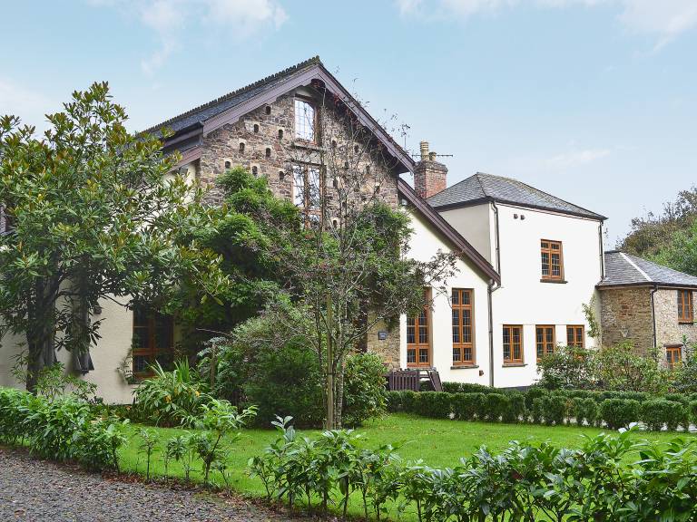 Cottage with yard & terrace | River view in Bideford