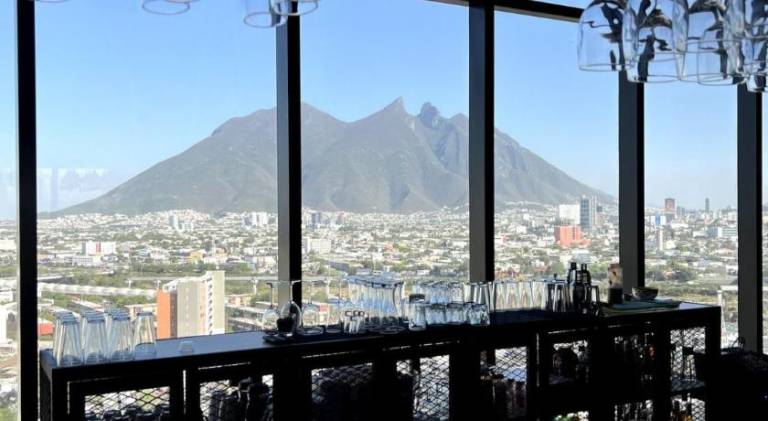 Holiday apartment with pool in Monterrey