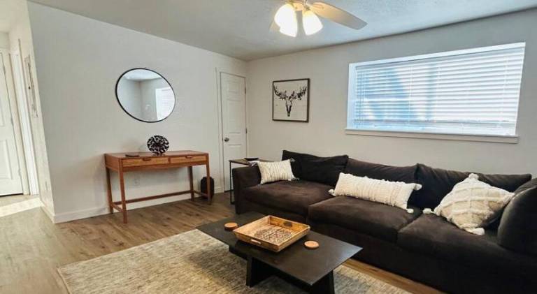 House with 1 room for 4 persons in Nampa, ID
