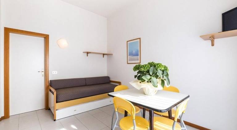 Holiday apartment with 2 rooms for 6 persons — photo 5