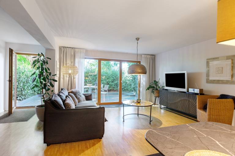 Apartment 'Fewo Spectrum' with Private Terrace and Wi-Fi in Ueberlingen