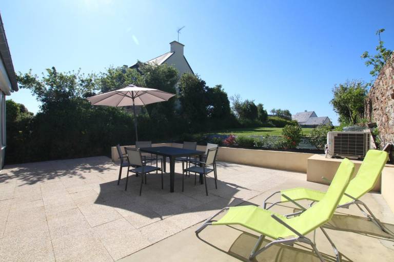 Fully equipped lovely gite with BBQ, yard & patio | Dogs allowed — photo 4