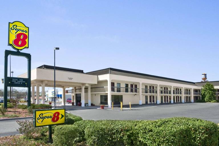 Super 8 By Wyndham Oxford in Oxford, AL