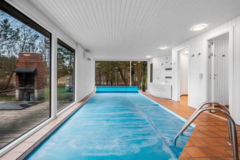 House with sauna, barbecue & private pool — photo 2