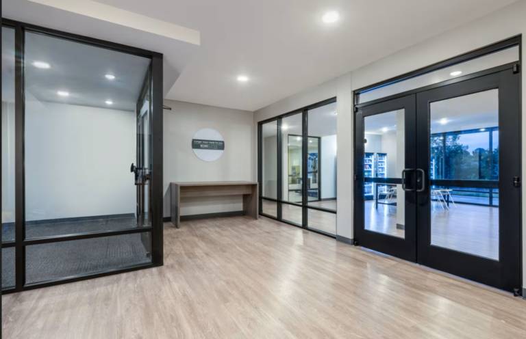 ECHO Suites Extended Stay by Wyndham Houston Pasadena Fwy Pl — photo 5