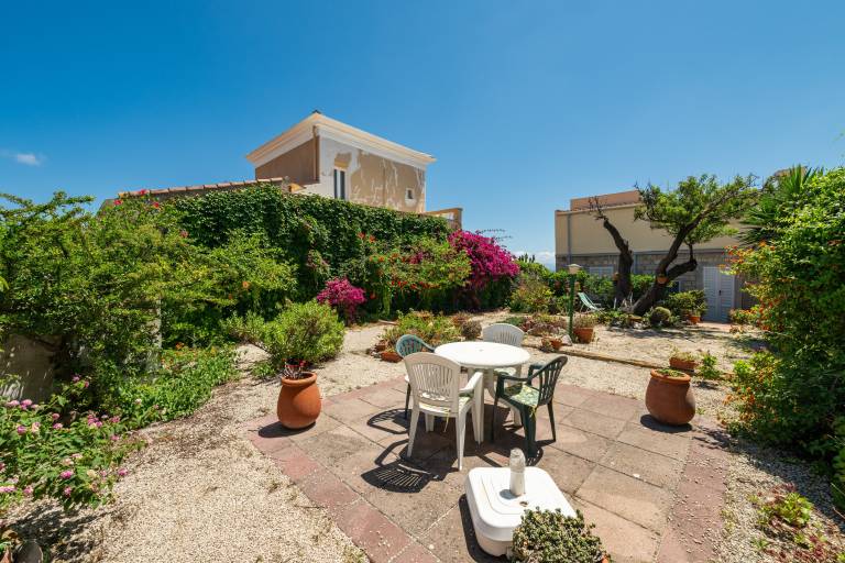 Holiday Home 'Villa Ondina Carloforte' near the Beach with Terrace and Wi-Fi — photo 2