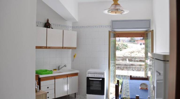 Holiday apartment with garden, patio & barbeque — photo 3