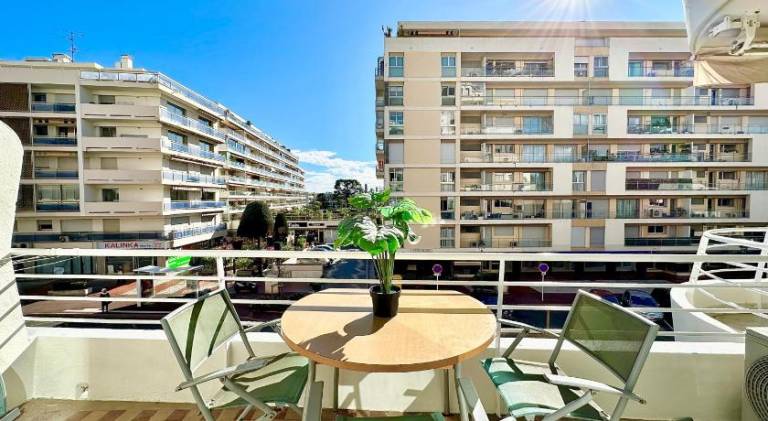 Pleasant rental apartment with patio | Close to the beach | Perfect for remote work | Pets allowed — photo 3
