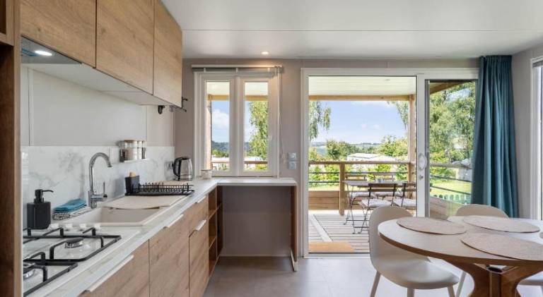 Vacation home with terrace — photo 2