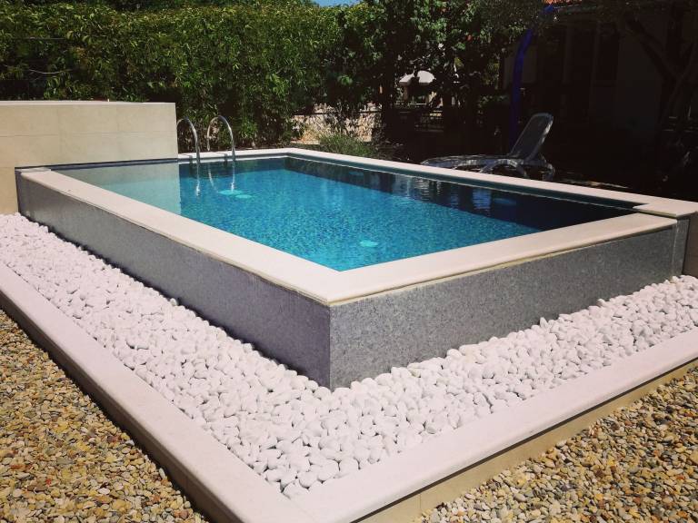 Vacation home with patio, hot tub & private pool — photo 2