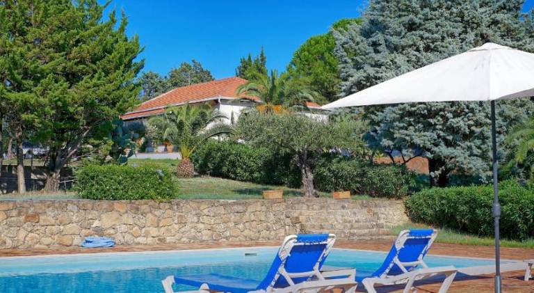 Villa with pool in Messina