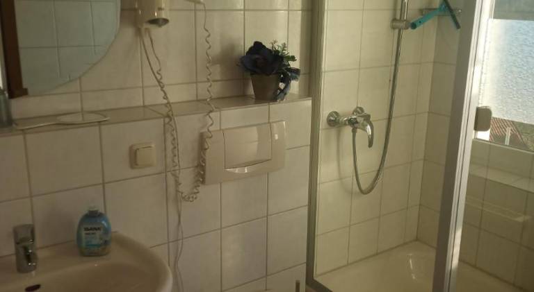 Serviced apartment with hot tub, pool & terrace — photo 2