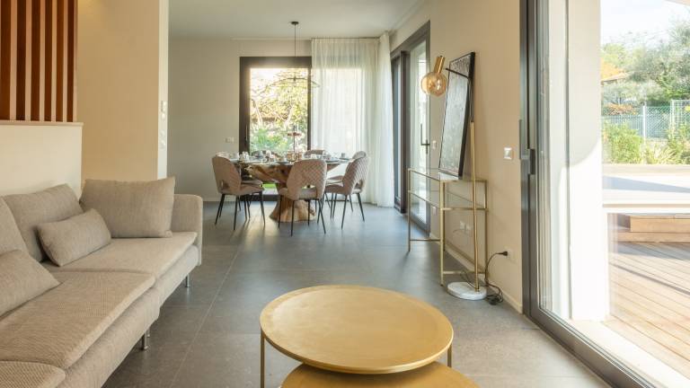 Family-oriented beautiful villa with garden, patio & private pool | Garden view | Pets are welcome — photo 3