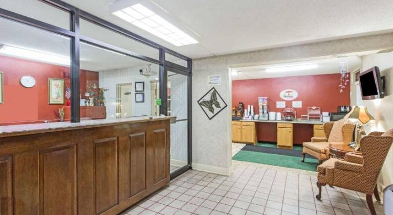 Super 8 By Wyndham Tifton — photo 3