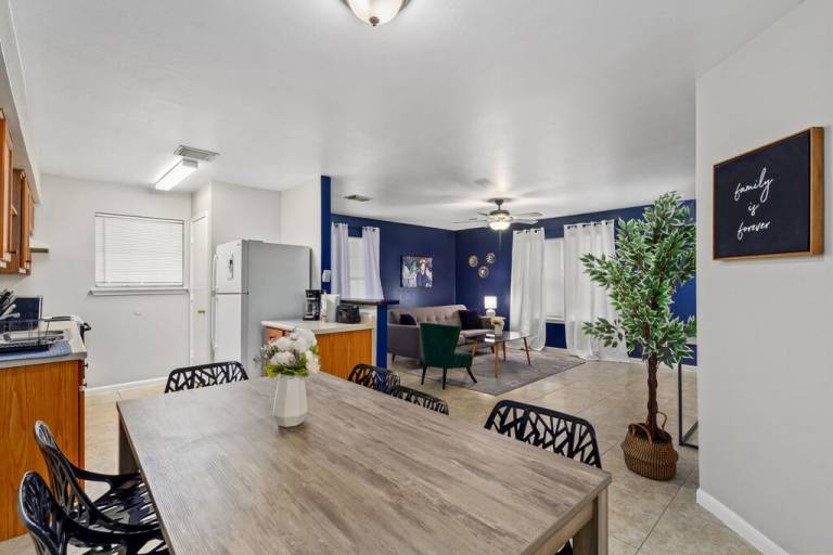Apartment  Coles Crossing