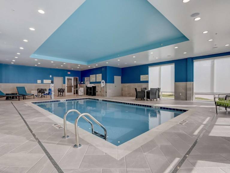 Hampton Inn and Suites by Hilton Cincinnati Midtown Rookwood in Cincinnati, OH