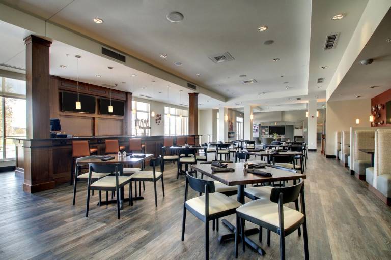 Holiday Inn Peoria At Grand Prairie By IHG — photo 2