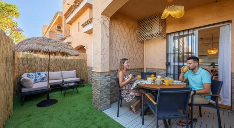 Pleasant apartment with pool | Pet-friendly in Playas