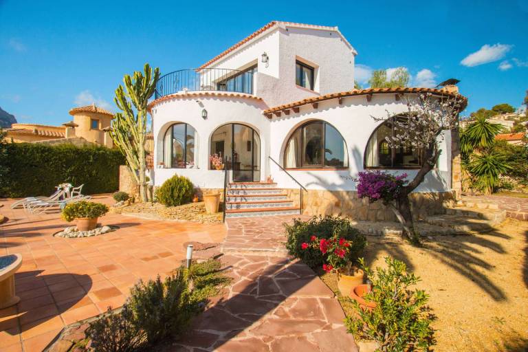 Fully equipped villa with terrace, BBQ & yard | Beach nearby | Dogs allowed — photo 3